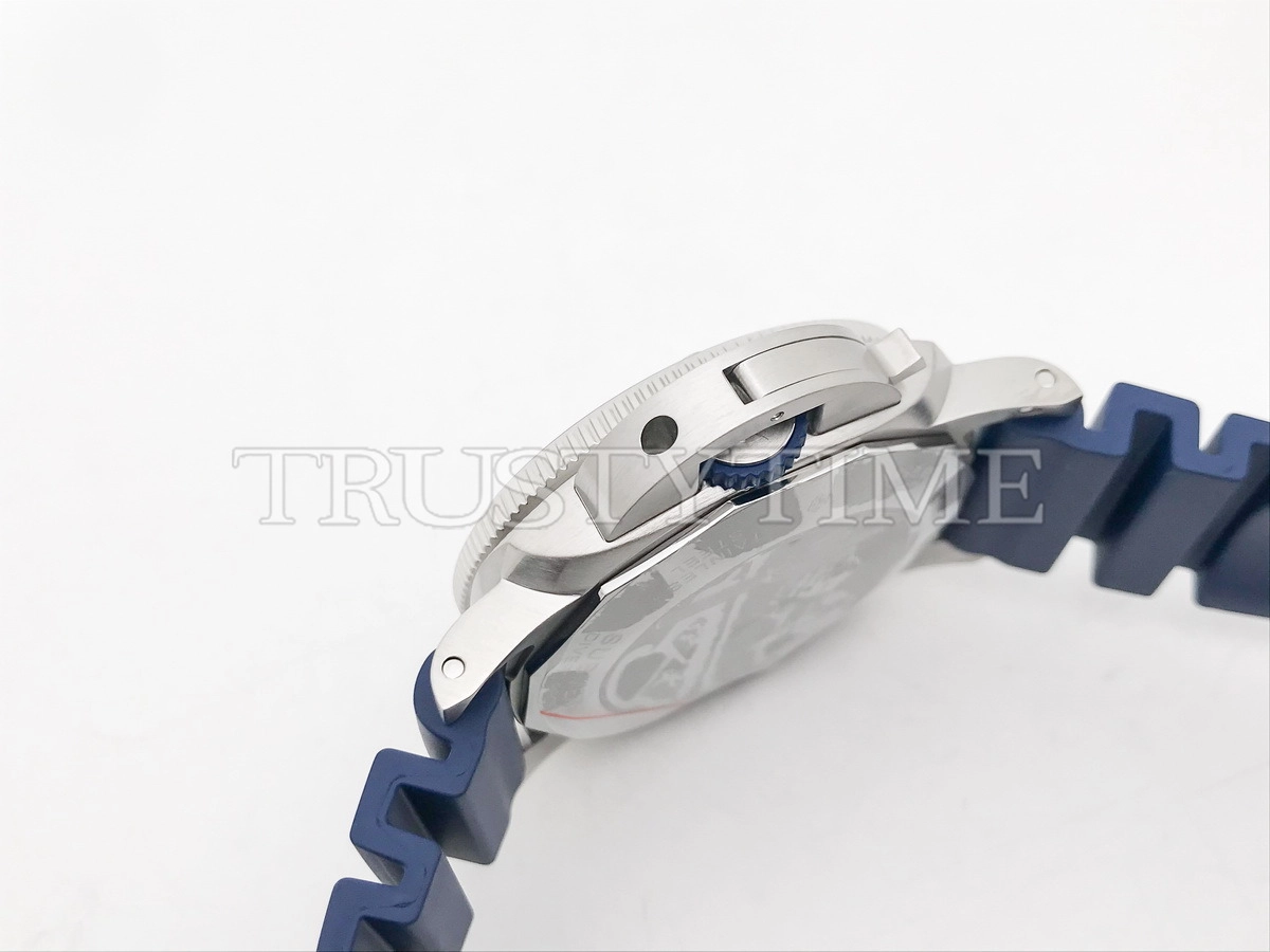Копия часов Panerai Submersible QuarantaQuattro Aspen & Scottsdale Edition 44mm PAM01696 Арт.PN-0927