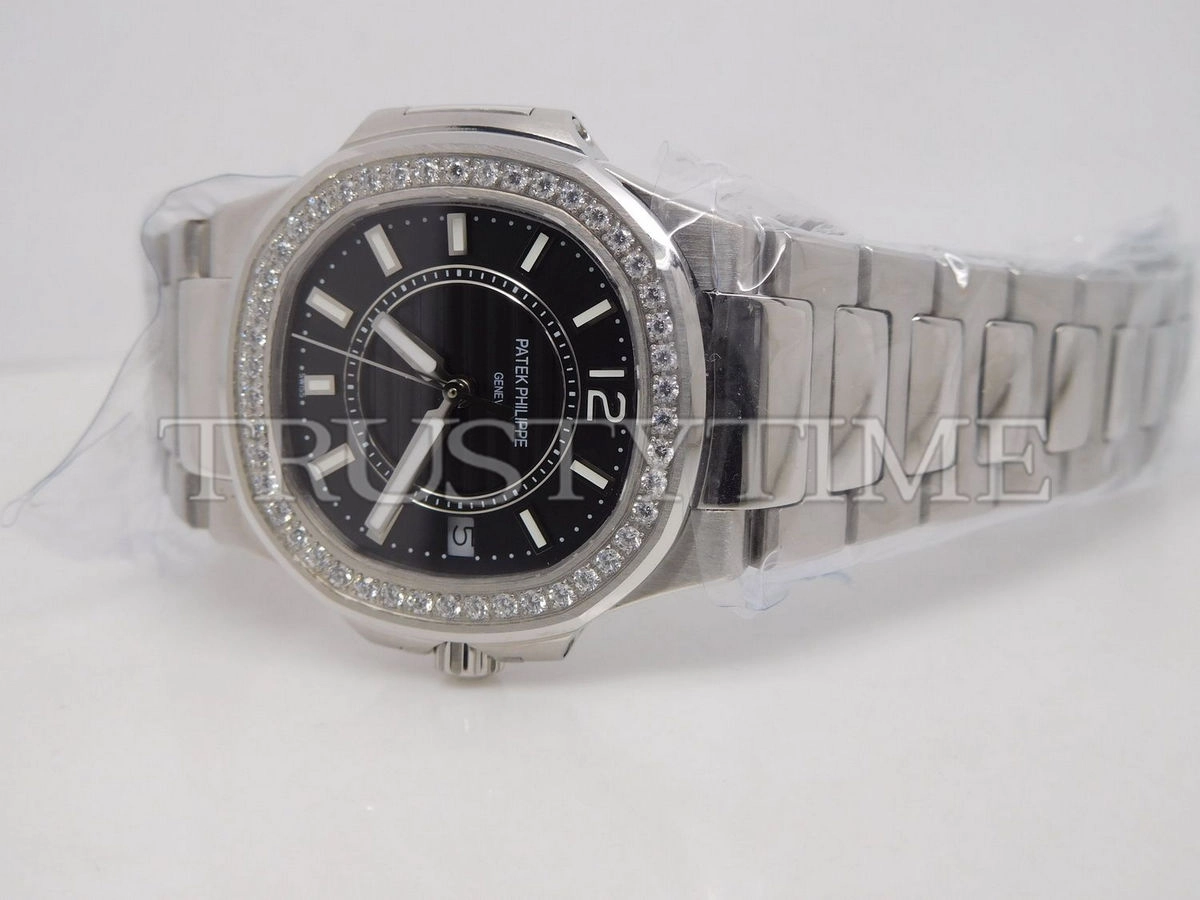 Копия часов Patek Philippe Nautilus Ladies 32mm 7010/1G-010 Арт.PP-0507