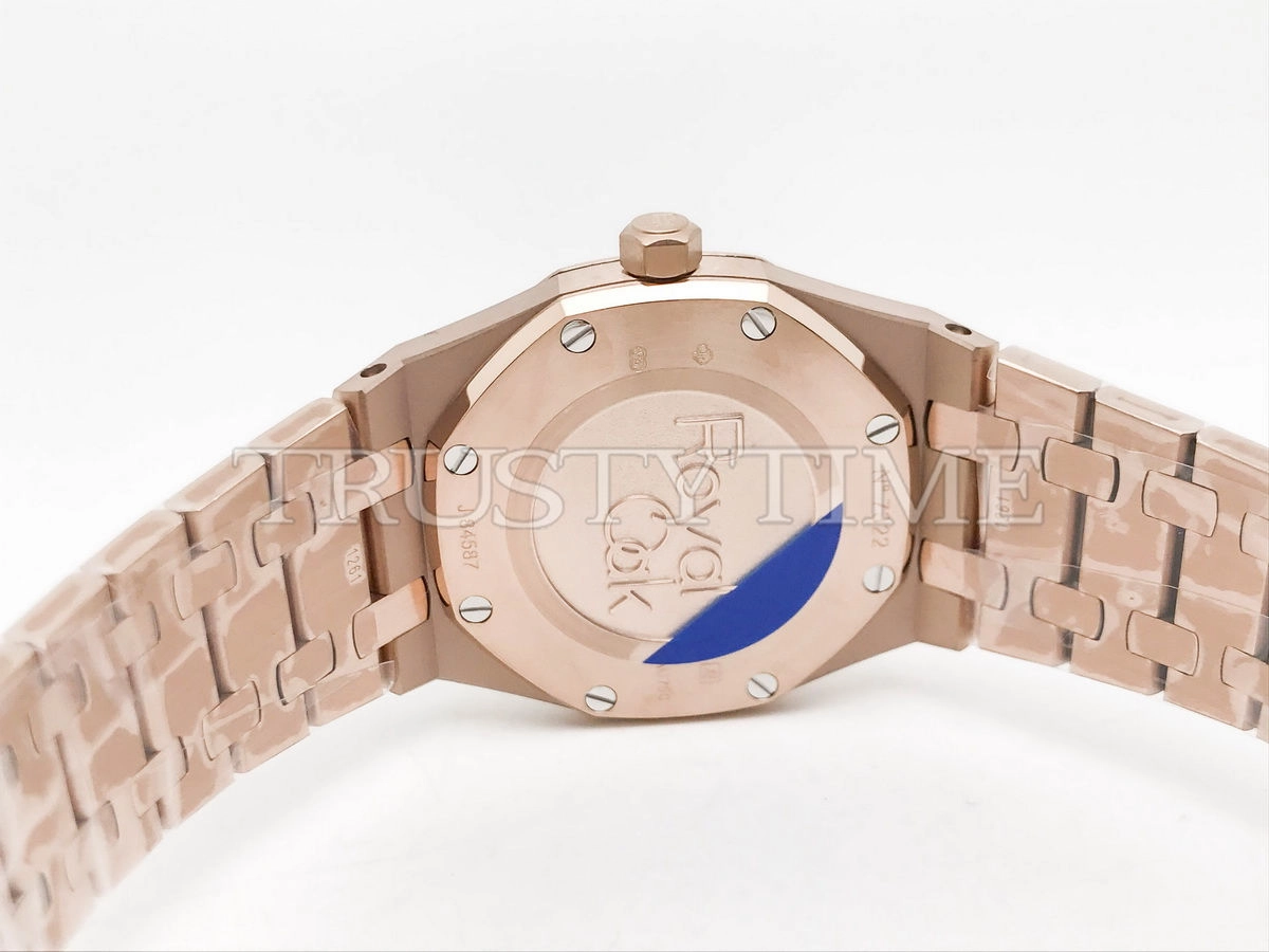 Копия часов Audemars Piguet Royal Oak Ladies 33mm 67651OR.ZZ.1261OR.02 Арт.AP-1080
