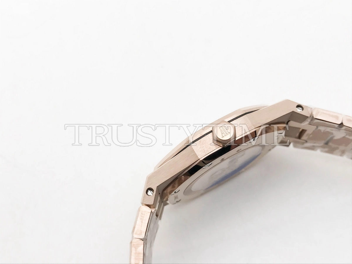 Копия часов Audemars Piguet Royal Oak Ladies 33mm 67651OR.ZZ.1261OR.01 Арт.AP-0733