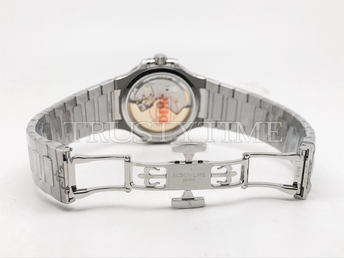 Копия часов Patek Philippe Nautilus Ladies 35mm 7118/1A-001 Арт.PP-0726