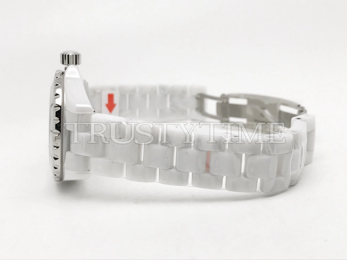 Копия часов Chanel J-12 Mother-Of-Pearl And Diamond Dial 33 H2422 Арт.CN-0293