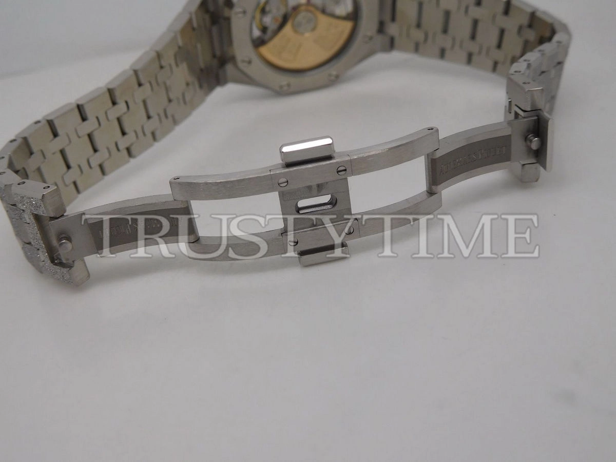 Копия часов Audemars Piguet Royal Oak Frosted 37mm 15454BC.GG.1259BC.03 Арт.AP-0664