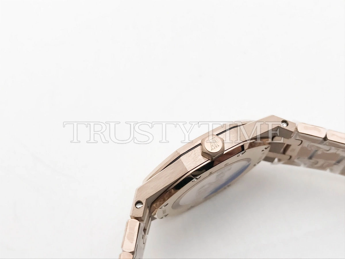Копия часов Audemars Piguet Royal Oak Ladies 33mm 67651OR.ZZ.1261OR.03 Арт.AP-1081