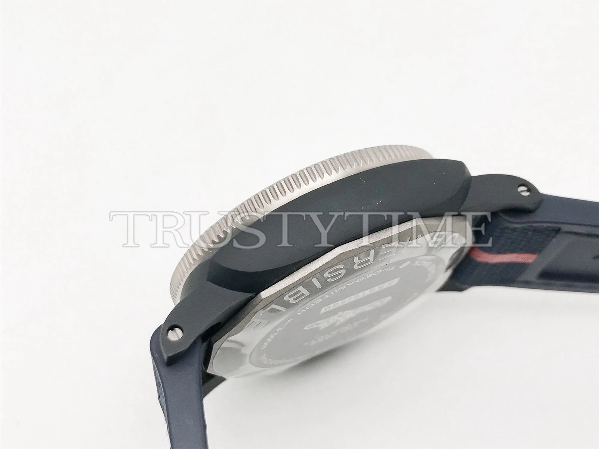 Копия часов Panerai Submersible QuarantaQuattro Luna Rossa Ti-Ceramitech™ PAM01543 Арт.PN-0918