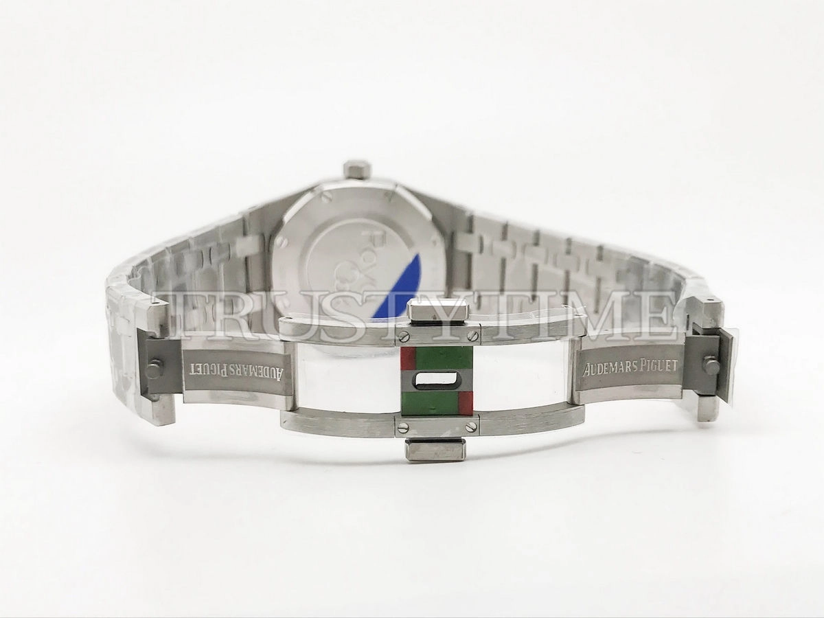 Копия часов Audemars Piguet Royal Oak Ladies 33mm 67651BC.ZZ.1261BC.01 Арт.AP-1150