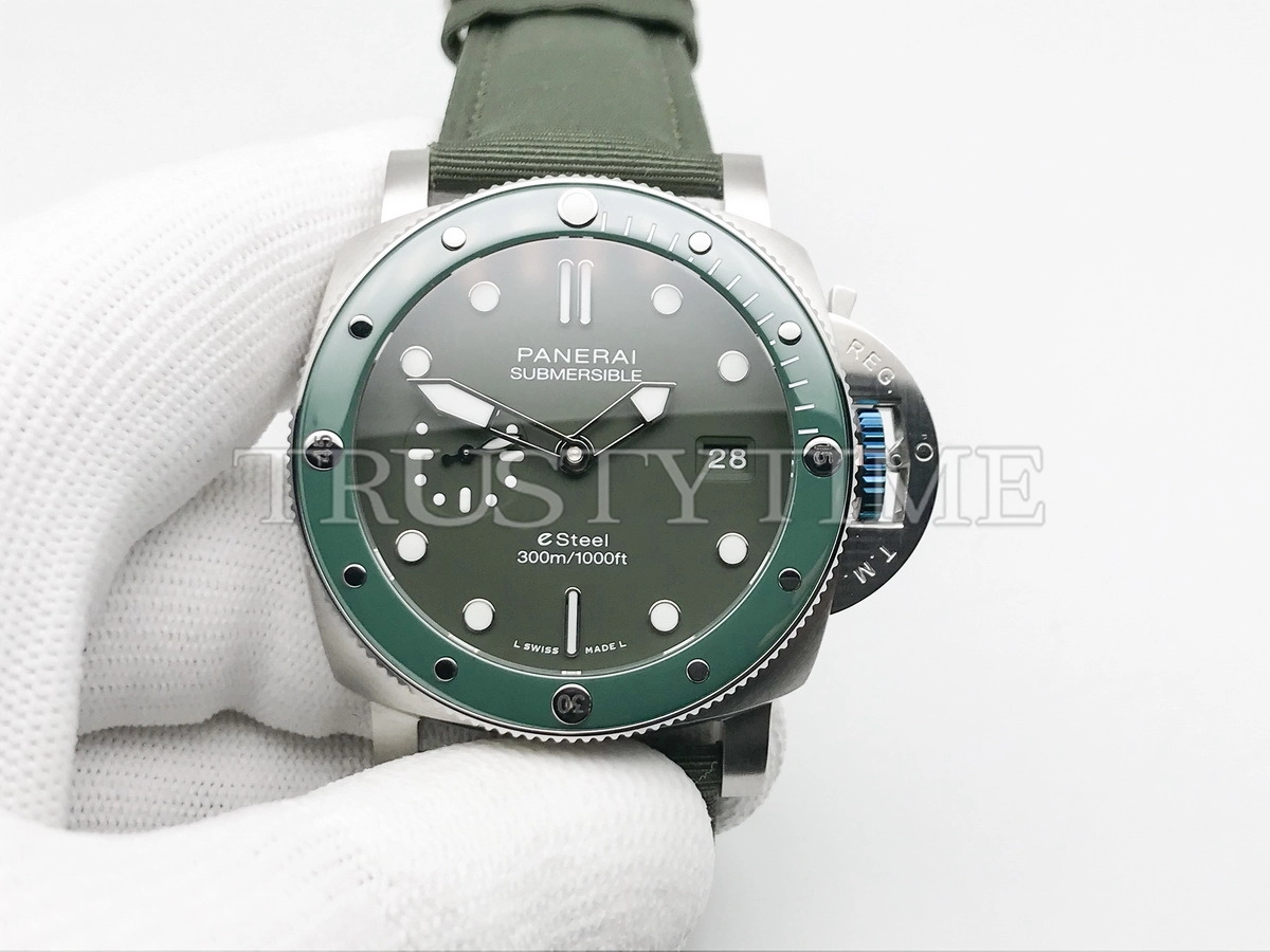 Копия часов Panerai Submersible QuarantaQuattro eSteel™ Verde Smeraldo 44mm PAM01287 Арт.PN-0869