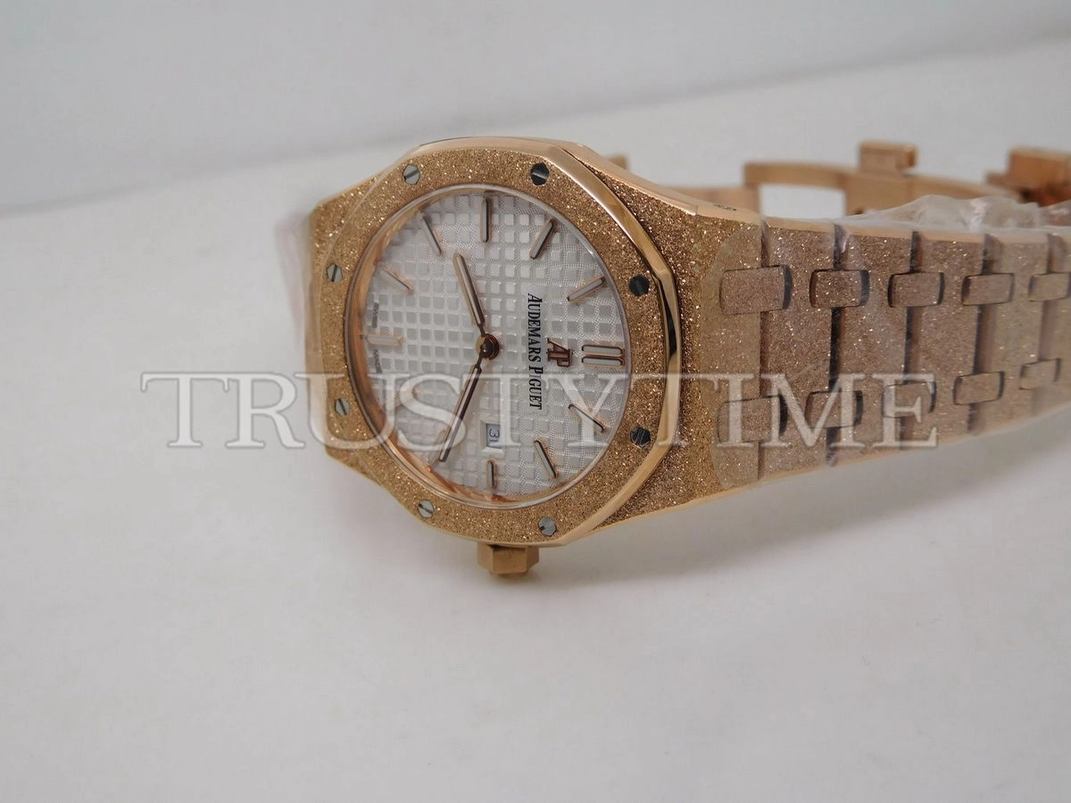 Копия часов Audemars Piguet Royal Oak Frosted 33mm 67653OR.GG.1263OR.01 Арт.AP-0727