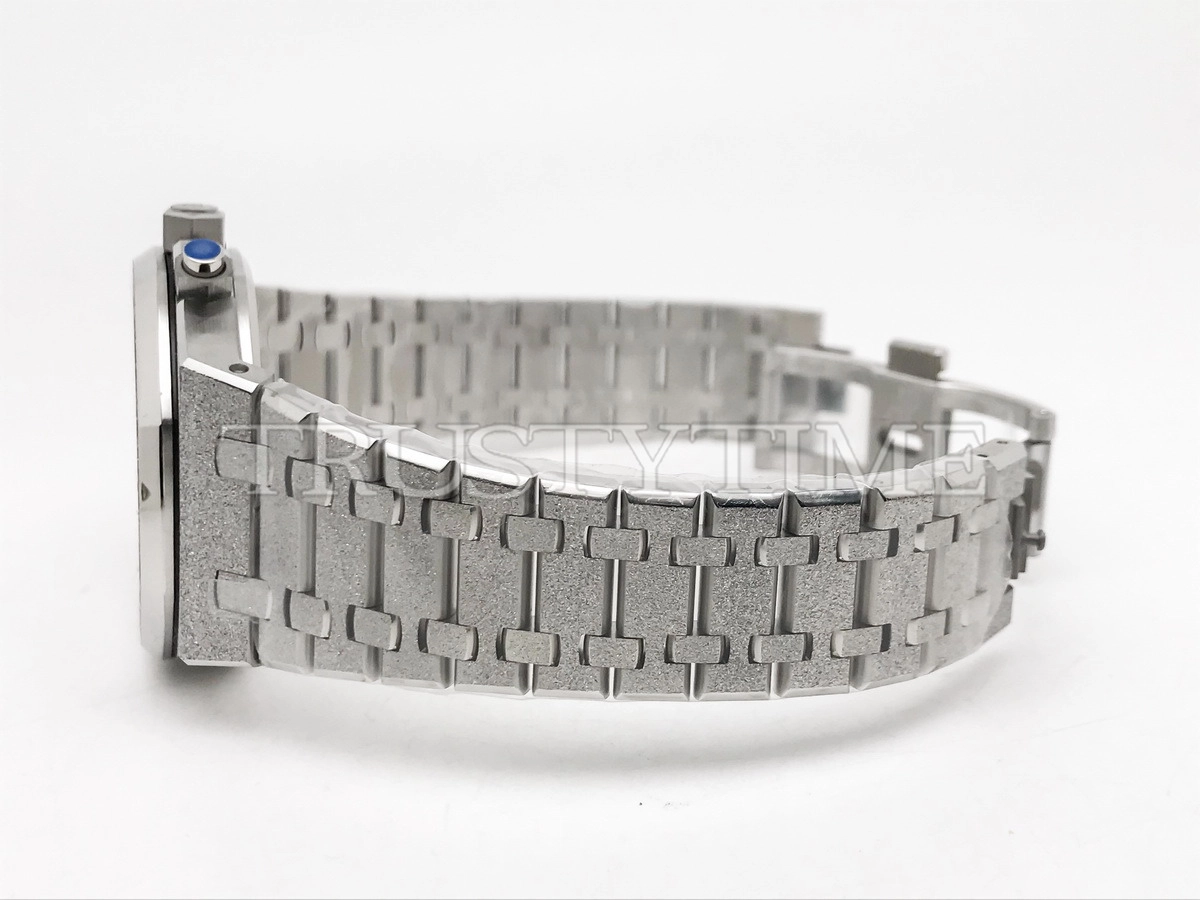 Копия часов Audemars Piguet Royal Oak Frosted Gold Selfwinding Chronograph 26331BC.GG.1224BC.02 Арт.AP-1239