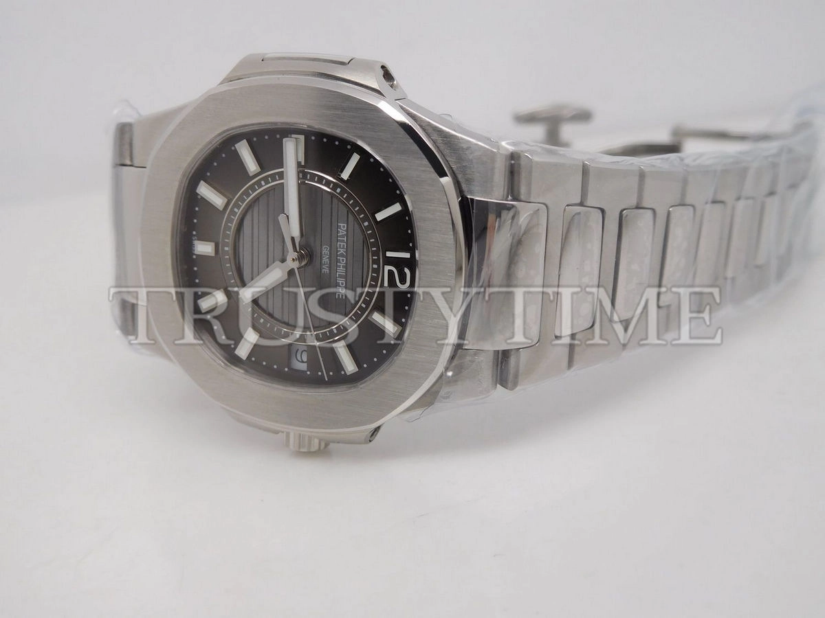 Копия часов Patek Philippe Nautilus Ladies 32mm 7011/1G-010 Арт.PP-0510