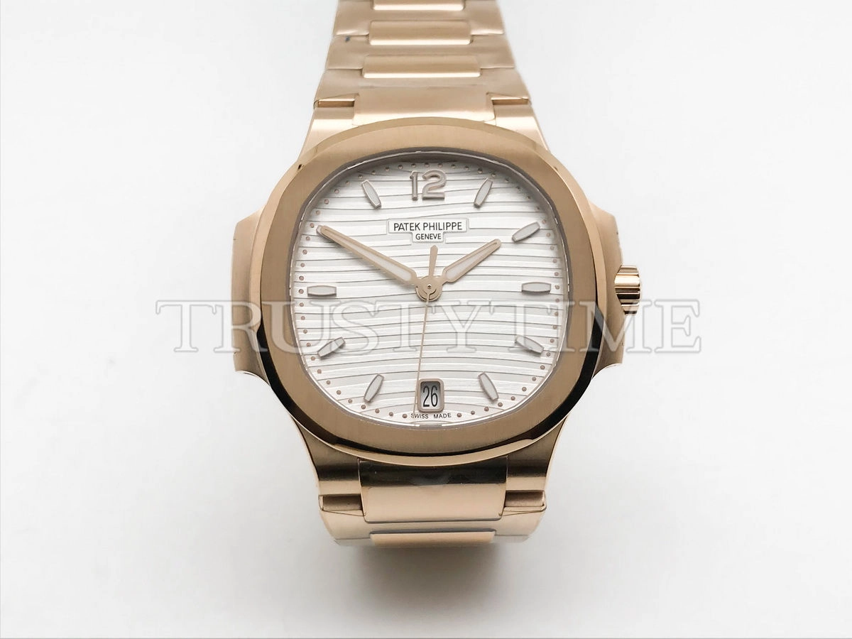 Копия часов Patek Philippe Nautilus Ladies 35mm 7118/1R-001 Арт.PP-0778