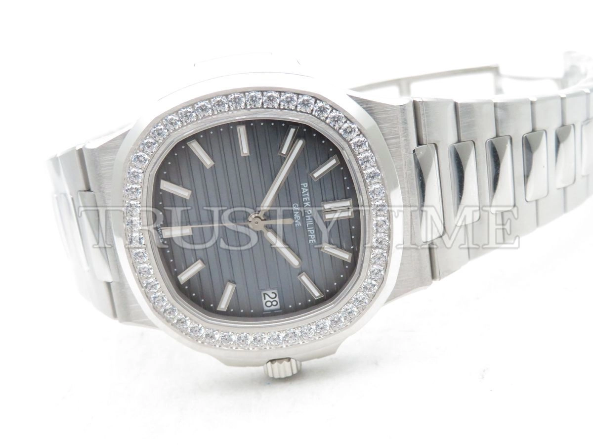 Копия часов Patek Philippe Nautilus 40mm 5713/1G-001 Арт.PP-0722