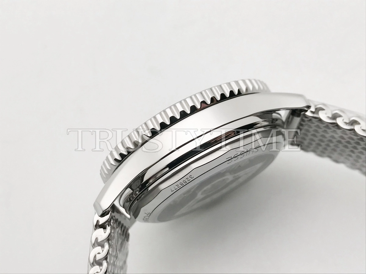 Копия часов Breitling Navitimer B01 Chronograph 46 AB0137241L1A1 Арт.BT-1077