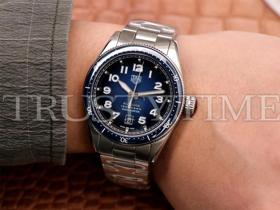 Копия часов Tag Heuer Autavia Isograph Calibre 5 42mm WBE5116.EB0173 Арт.TG-0556
