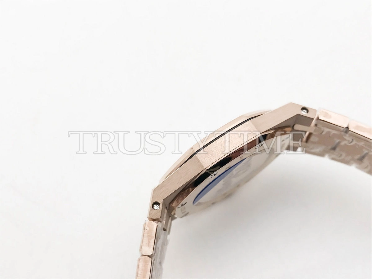 Копия часов Audemars Piguet Royal Oak Ladies 33mm 67651OR.ZZ.1261OR.02 Арт.AP-1080