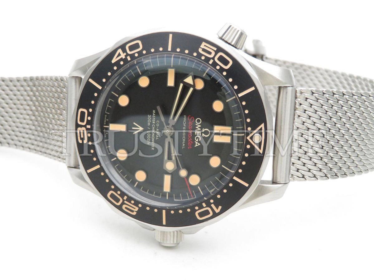 Копия часов Omega Seamaster Diver 300m Co Axial Master Chronometer «007 Edition» 42mm 210.90.42.20.01.001 Арт.OM-0809