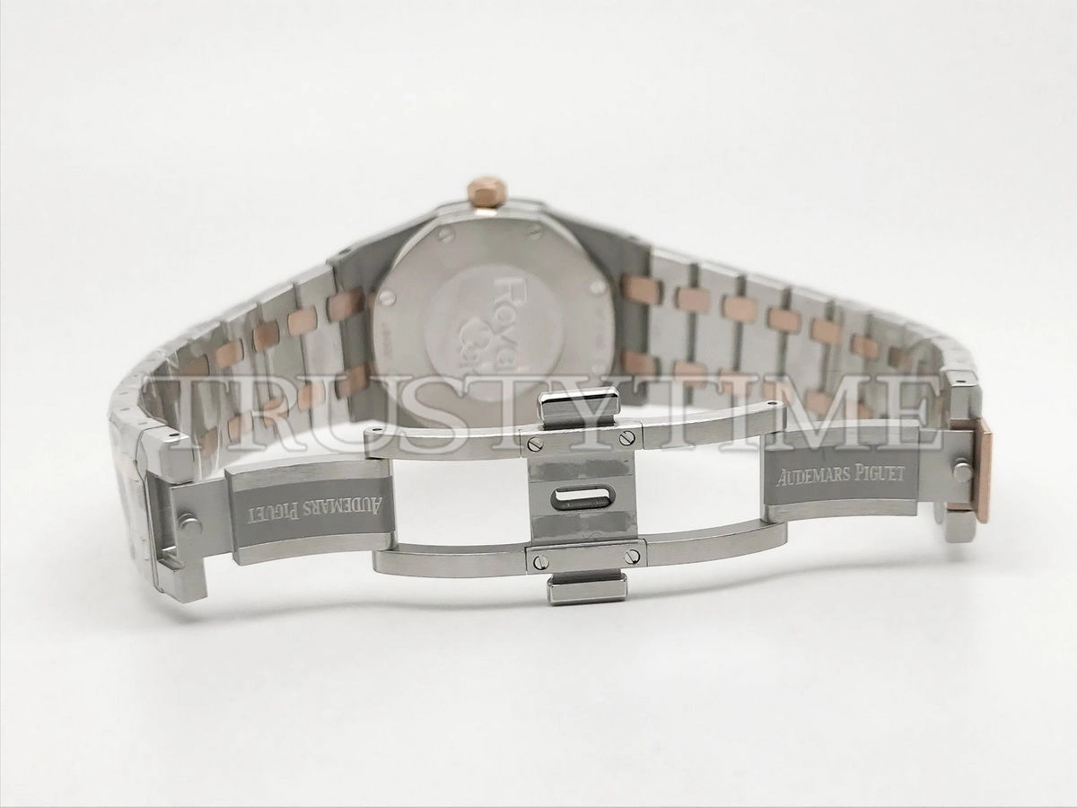 Копия часов Audemars Piguet Royal Oak Ladies 33mm 67650SR.OO.1261SR.01 Арт.AP-1077