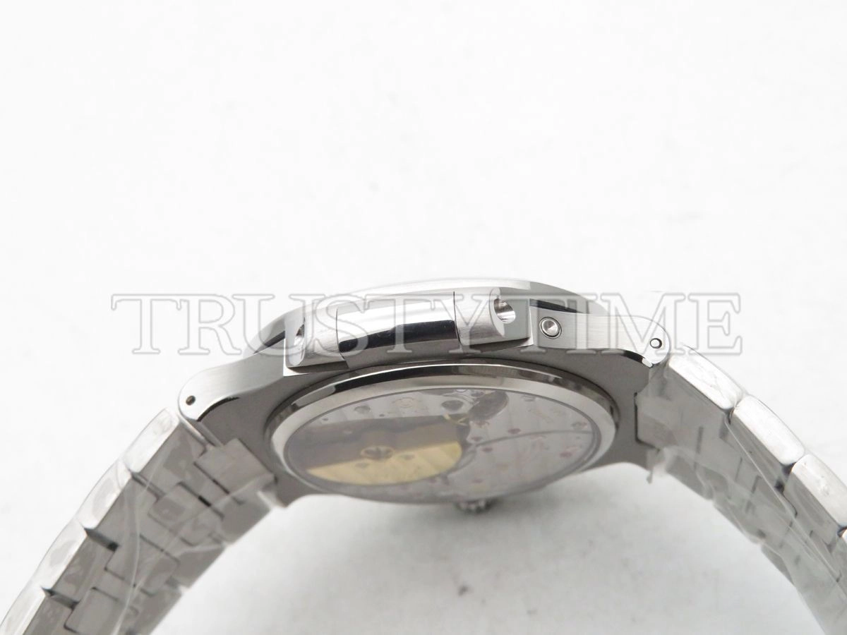 Копия часов Patek Philippe Nautilus Power Reserve Moonphase 40mm 5712/1A-001 Арт.PP-0658