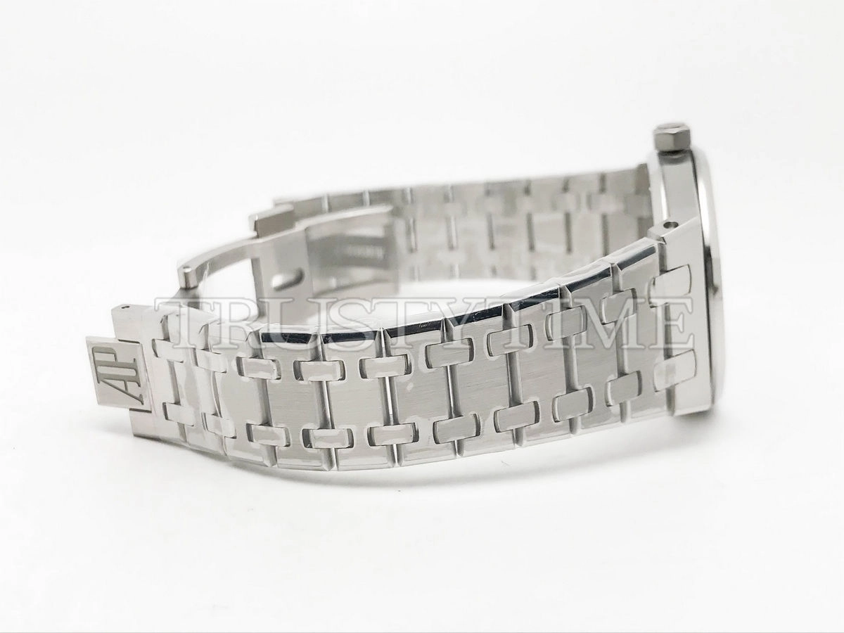 Копия часов Audemars Piguet Royal Oak Ladies 33mm 67650ST.OO.1261ST.01 Арт.AP-1078
