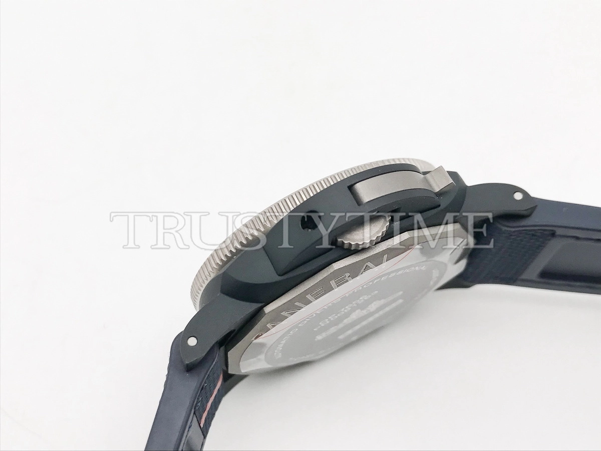 Копия часов Panerai Submersible QuarantaQuattro Luna Rossa Ti-Ceramitech™ PAM01466 Арт.PN-0917