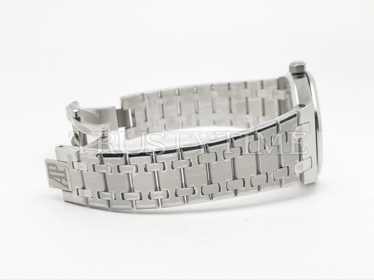 Копия часов Audemars Piguet Royal Oak Ladies 33mm 67651ST.ZZ.1261ST.01 Арт.AP-0739