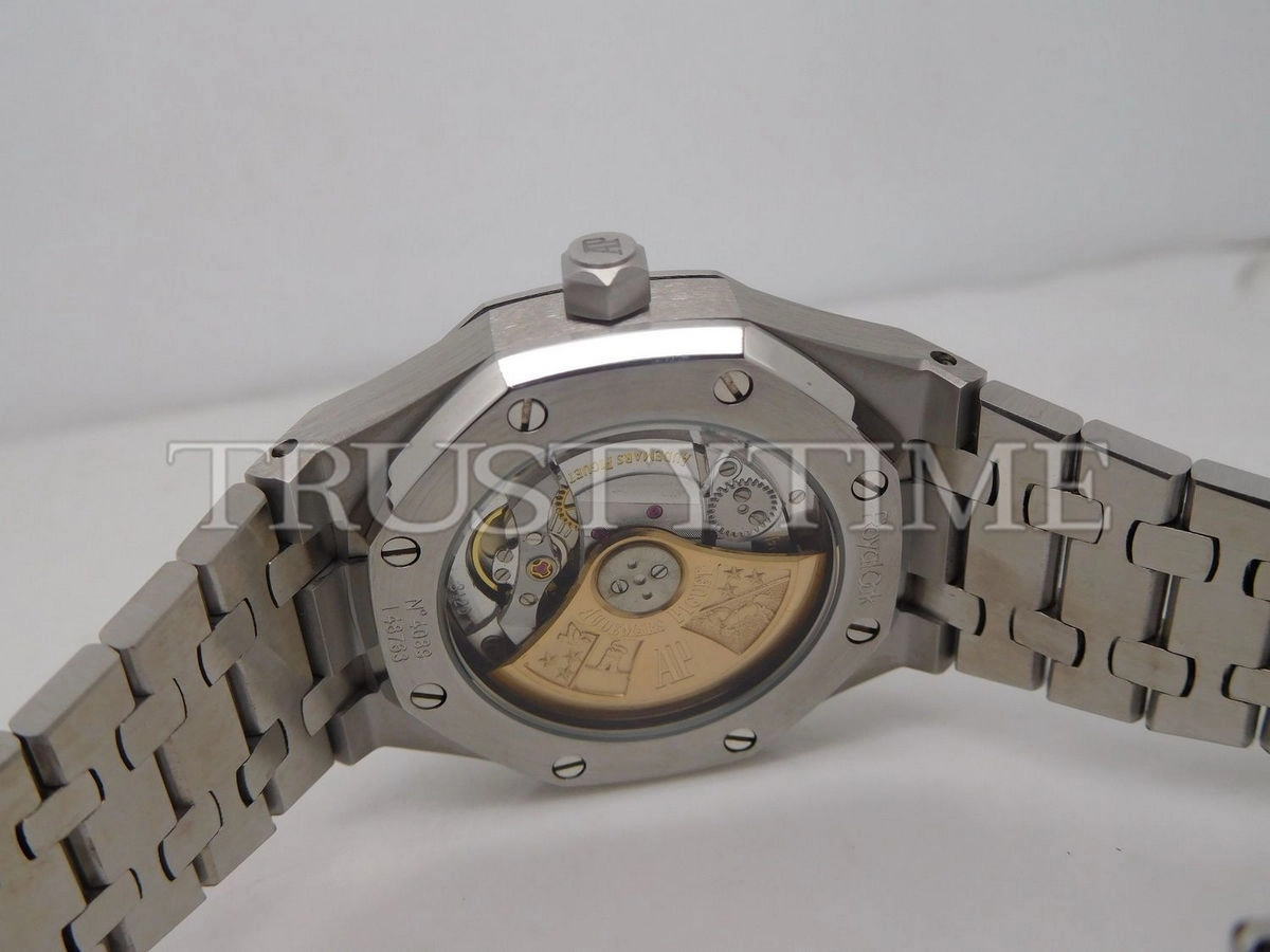 Копия часов Audemars Piguet Royal Oak Frosted 37mm 15454BC.GG.1259BC.03 Арт.AP-0664