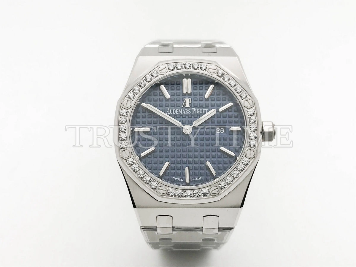 Копия часов Audemars Piguet Royal Oak Ladies 33mm 67651IP.ZZ.1261IP.01 Арт.AP-1133