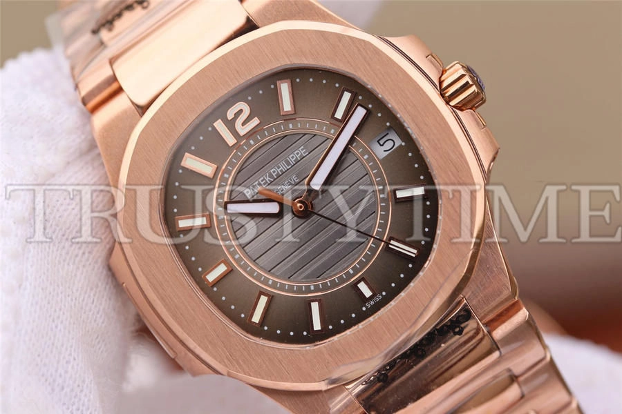 Копия часов Patek Philippe Nautilus Ladies 32mm 7011/1R-010 Арт.PP-0774