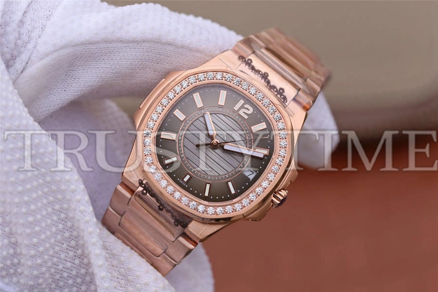 Копия часов Patek Philippe Nautilus Ladies 32mm 7010/1R-010 Арт.PP-0768