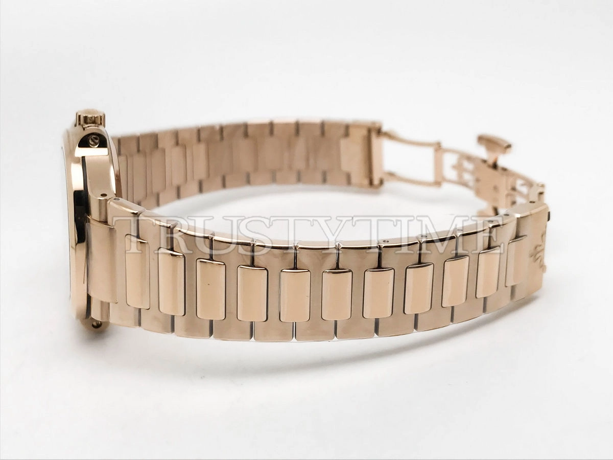 Копия часов Patek Philippe Nautilus Ladies 35mm 7118/1R-001 Арт.PP-0778