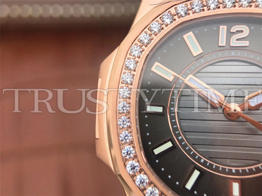 Копия часов Patek Philippe Nautilus Ladies 32mm 7010/1R-010 Арт.PP-0768