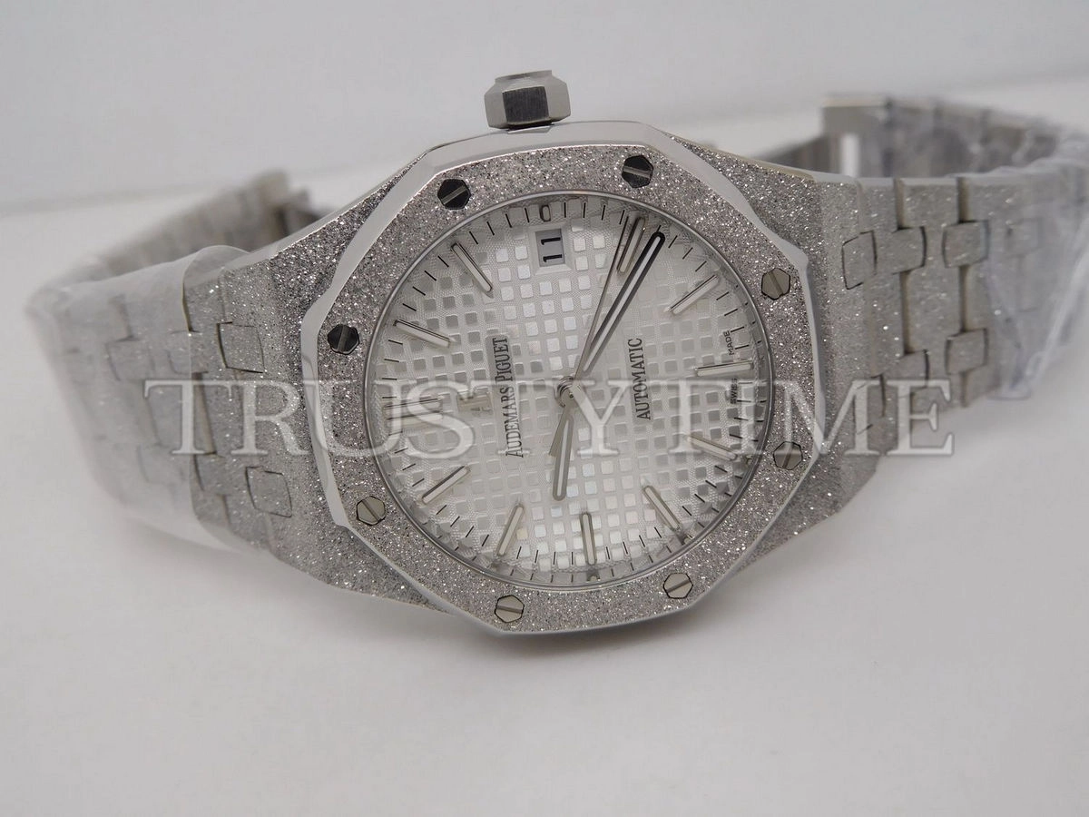 Копия часов Audemars Piguet Royal Oak Frosted 37mm 15454BC.GG.1259BC.01 Арт.AP-0661