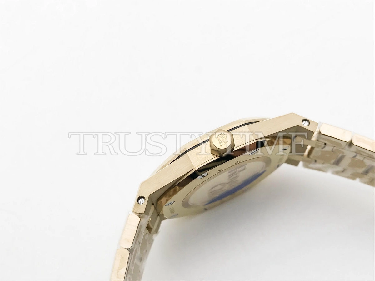 Копия часов Audemars Piguet Royal Oak Ladies 33mm 67651BA.ZZ.1261BA.02 Арт.AP-0734