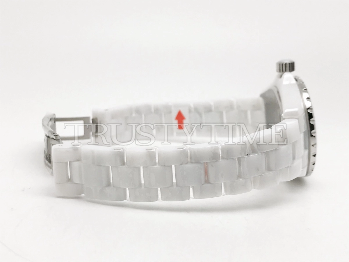 Копия часов Chanel J-12 Mother-Of-Pearl And Diamond Dial 33 H2422 Арт.CN-0293