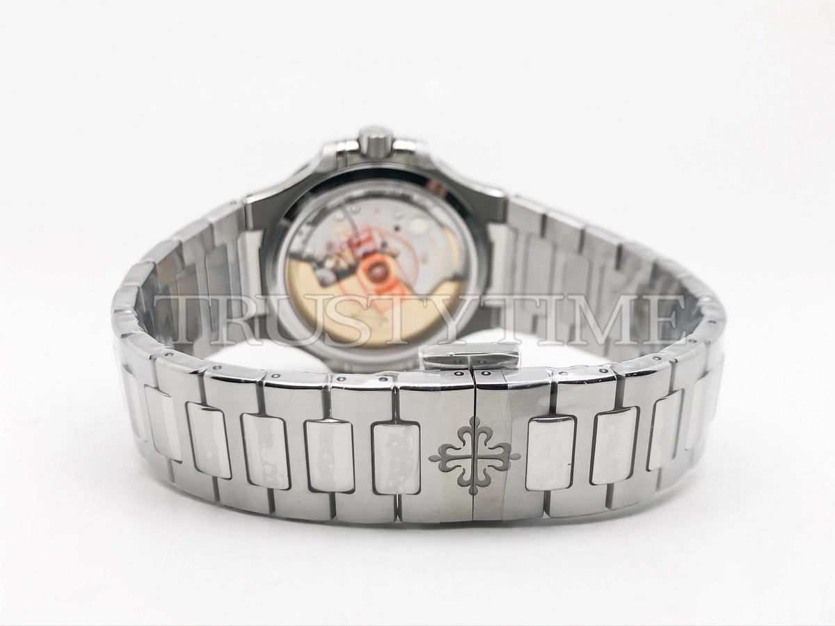 Копия часов Patek Philippe Nautilus Ladies 35mm 7118/1200A-011 Арт.PP-0777