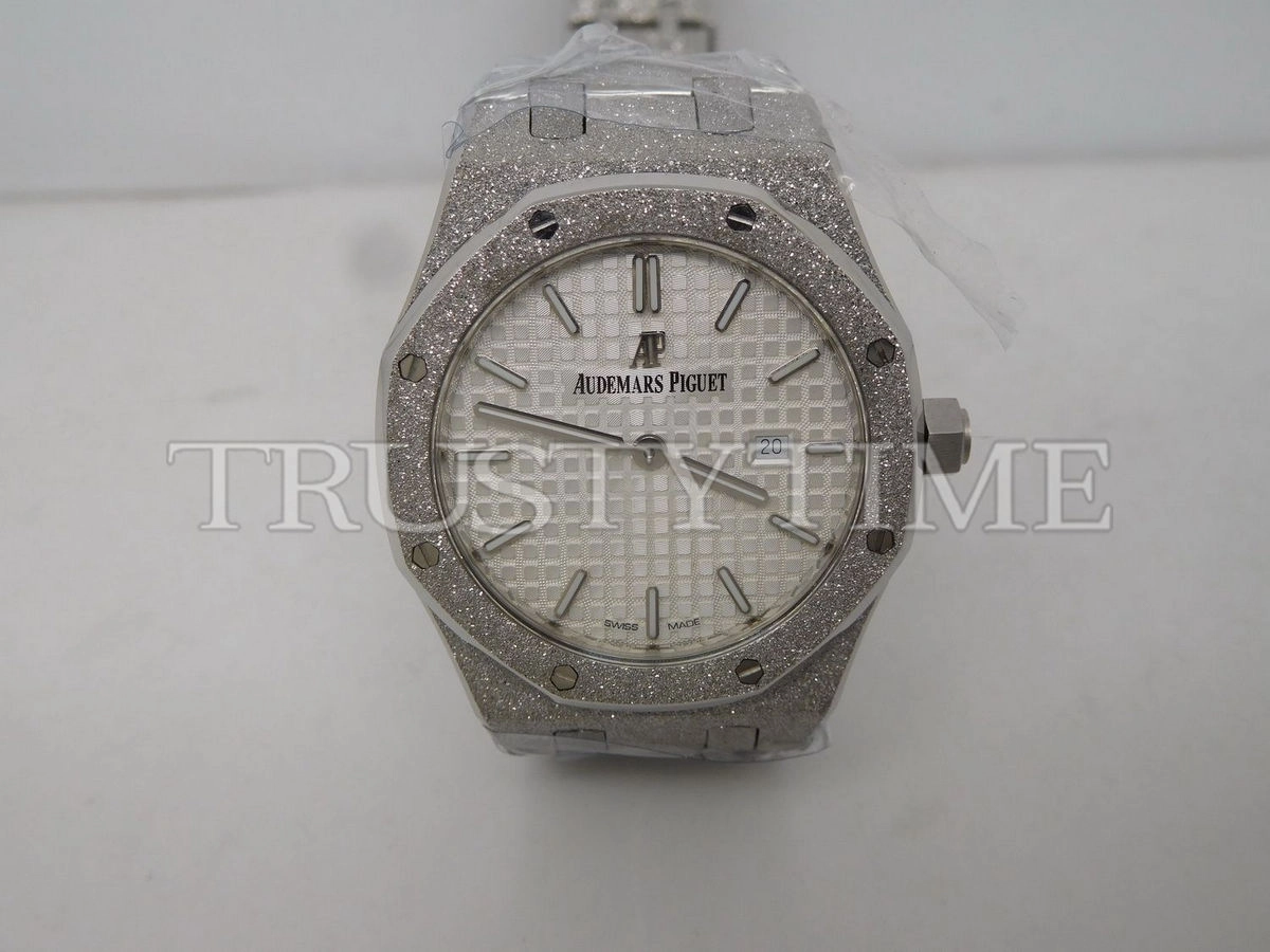 Копия часов Audemars Piguet Royal Oak Frosted 33mm 67653BC.GG.1263BC.01 Арт.AP-0730