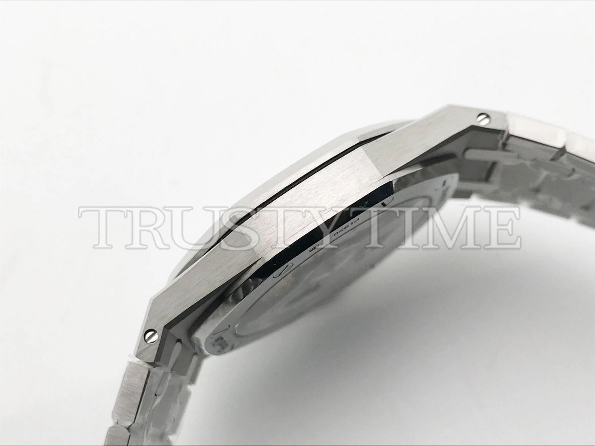 Копия часов Audemars Piguet Royal Oak “Jumbo” Extra-Thin Platinum and Smoked Green Dial 15202PT.OO.1240PT.01 Арт.AP-0425