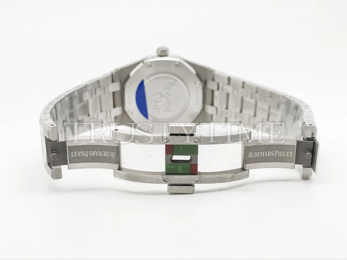 Копия часов Audemars Piguet Royal Oak Ladies 33mm 67650ST.OO.1261ST.01 Арт.AP-1078