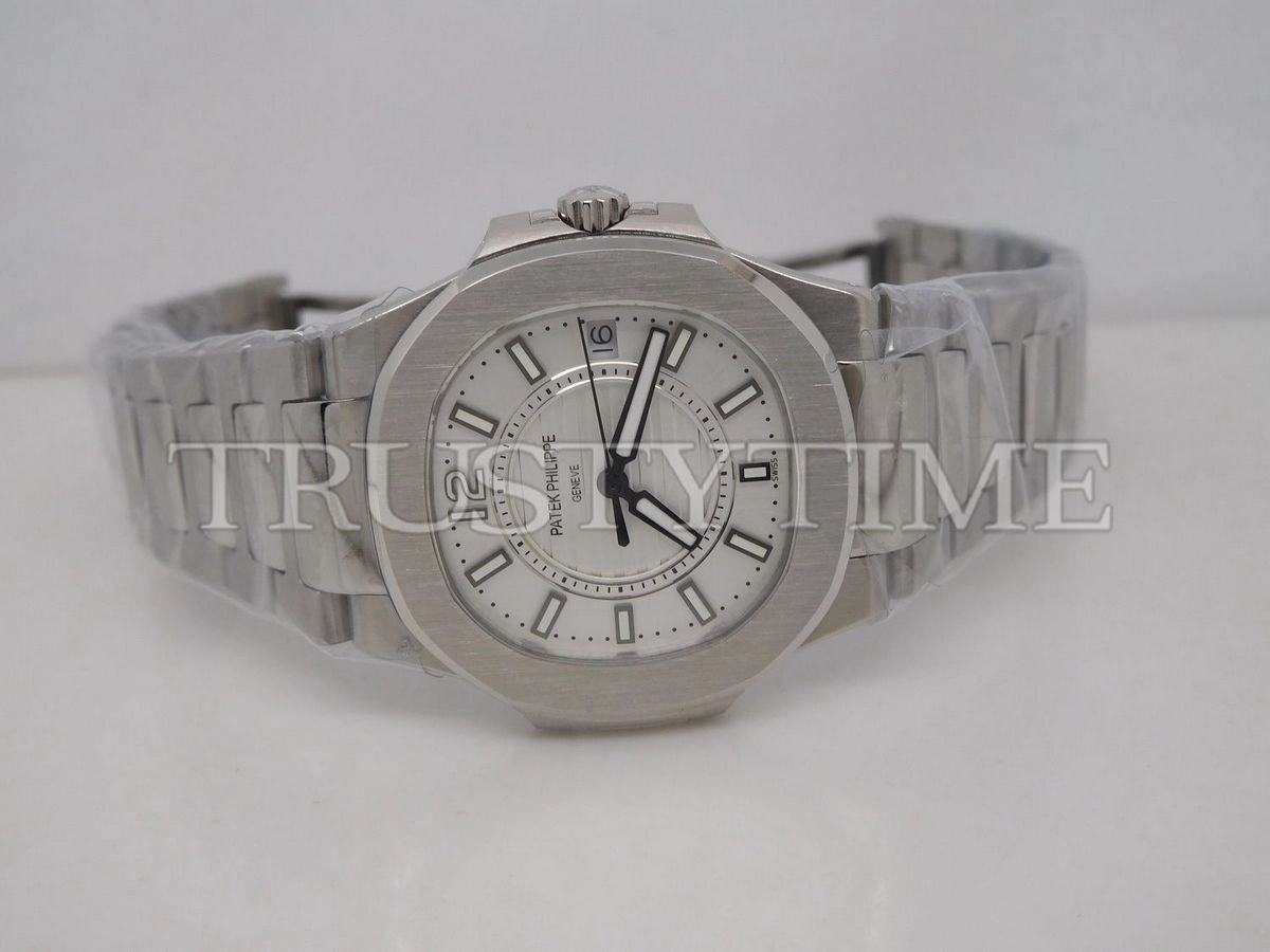 Копия часов Patek Philippe Nautilus Ladies 32mm 7011/1G-001 Арт.PP-0508