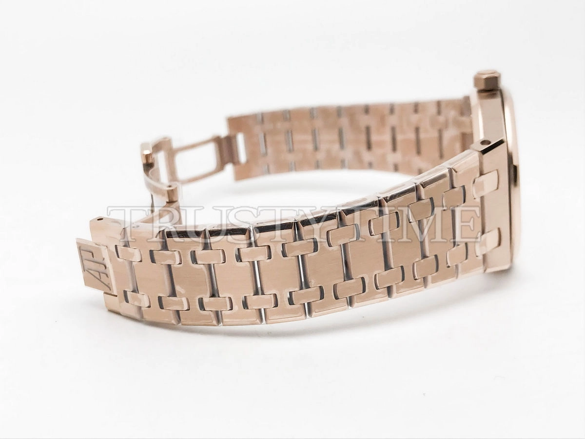 Копия часов Audemars Piguet Royal Oak Ladies 33mm 67650OR.OO.1261OR.01 Арт.AP-0736