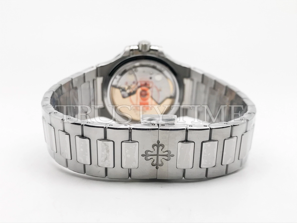 Копия часов Patek Philippe Nautilus Ladies 35mm 7118/1200A-001 Арт.PP-0775