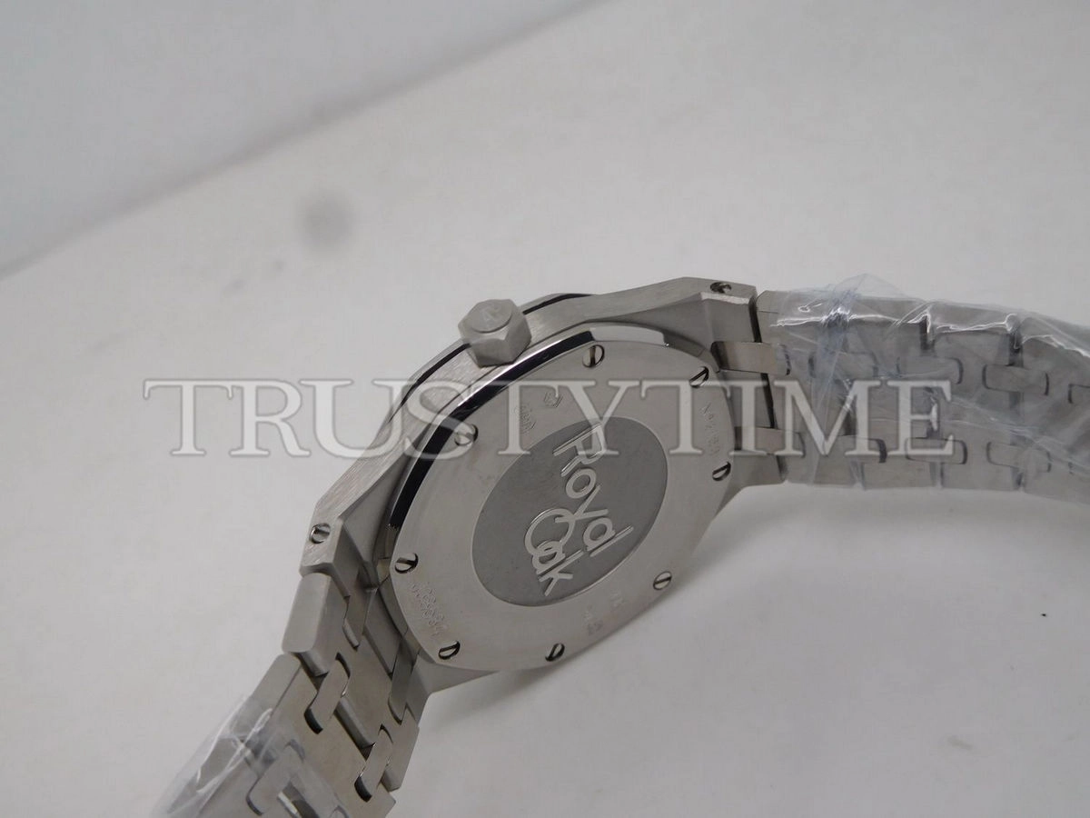 Копия часов Audemars Piguet Royal Oak Frosted 33mm 67653BC.GG.1263BC.02 Арт.AP-0731