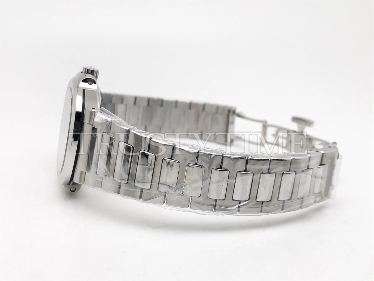 Копия часов Patek Philippe Nautilus Ladies 35mm 7118/1A-011 Арт.PP-0725