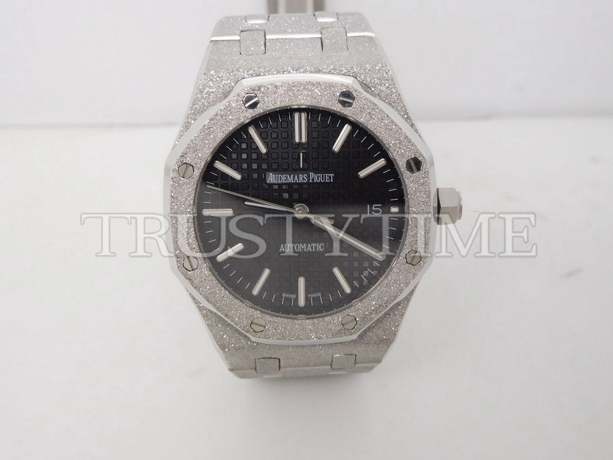 Копия часов Audemars Piguet Royal Oak Frosted 37mm 15454BC.GG.1259BC.03 Арт.AP-0664