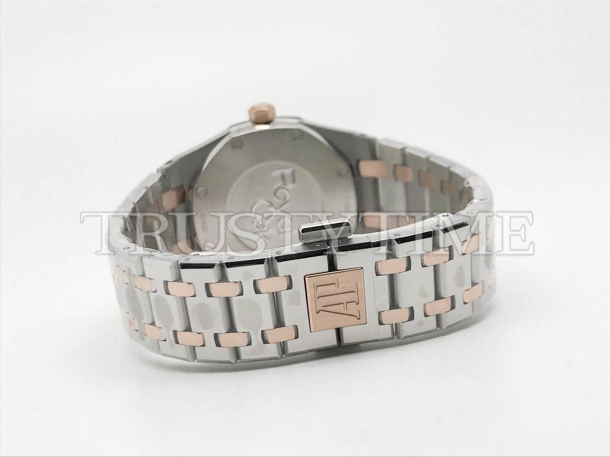 Копия часов Audemars Piguet Royal Oak Ladies 33mm 67650SR.OO.1261SR.01 Арт.AP-1077