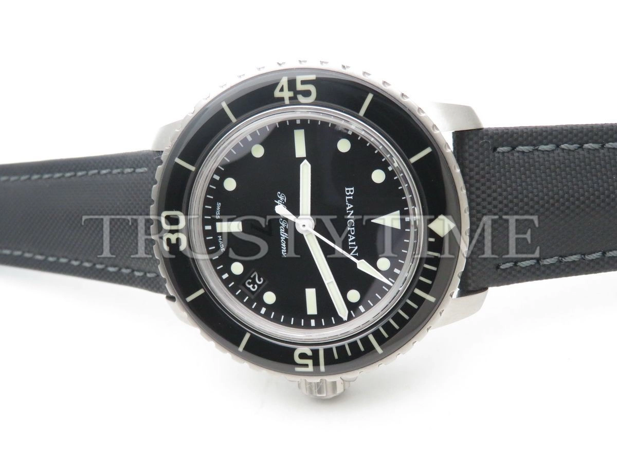 Копия часов Blancpain Fifty Fathoms Nageurs De Combat Automatique 5015E 1130 B52A Арт.BP-0281