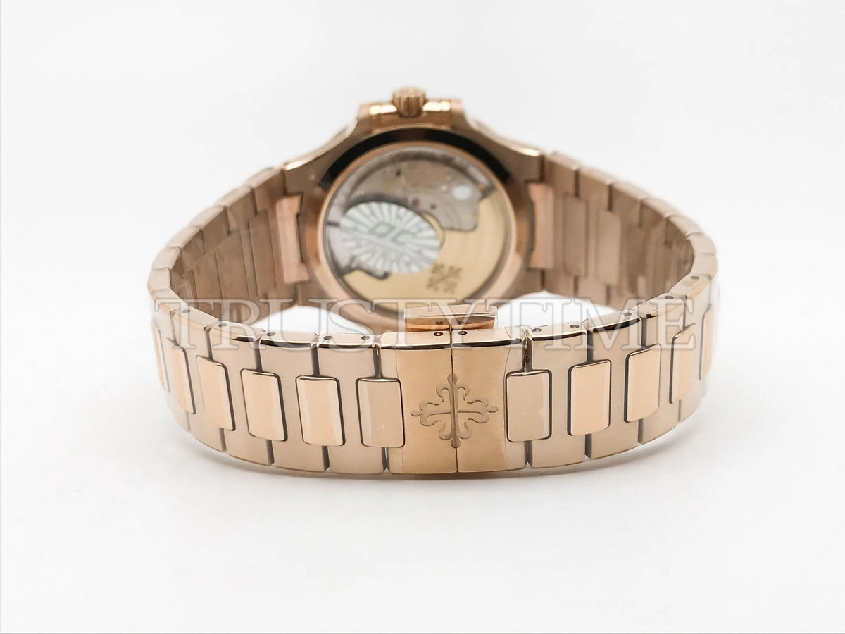 Копия часов Patek Philippe Nautilus Ladies 35mm 7118/1R-010 Арт.PP-0779