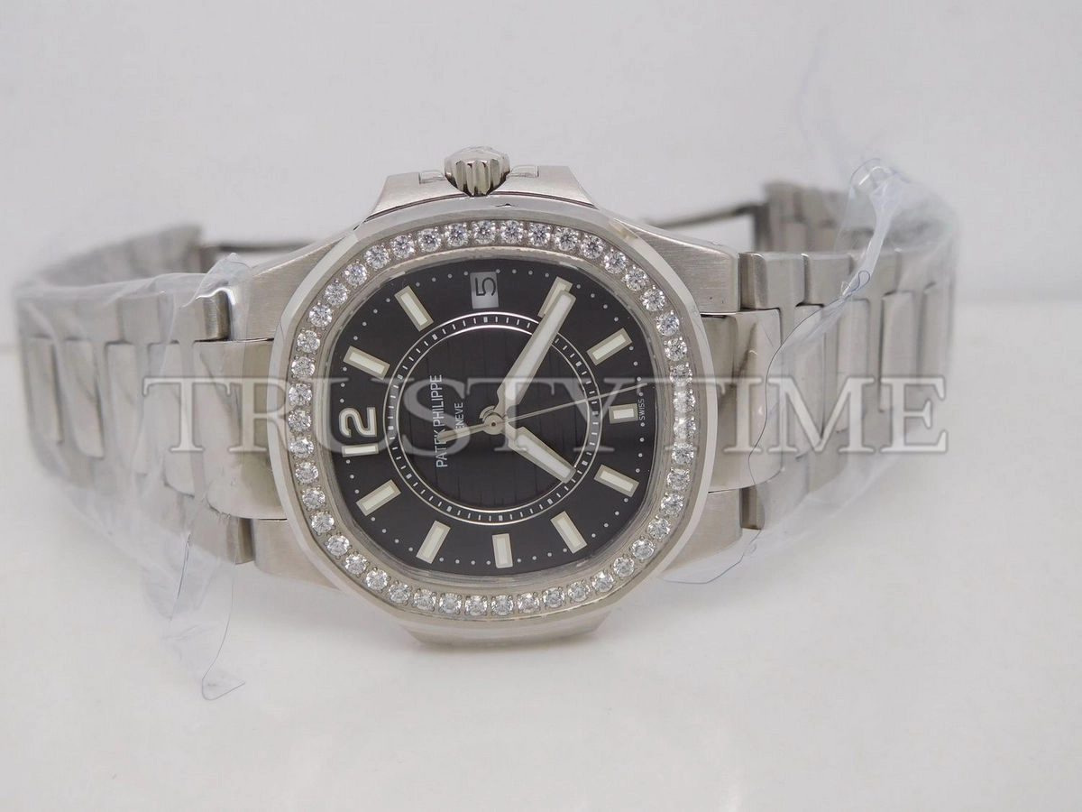 Копия часов Patek Philippe Nautilus Ladies 32mm 7010/1G-010 Арт.PP-0507