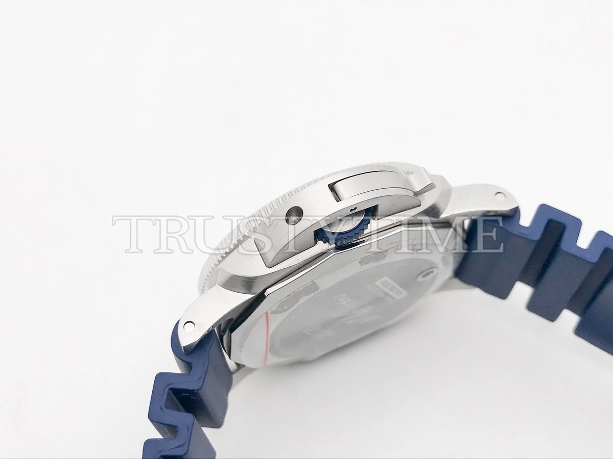 Копия часов Panerai Submersible QuarantaQuattro Mike Horn 44mm PAM01676 Арт.PN-0928