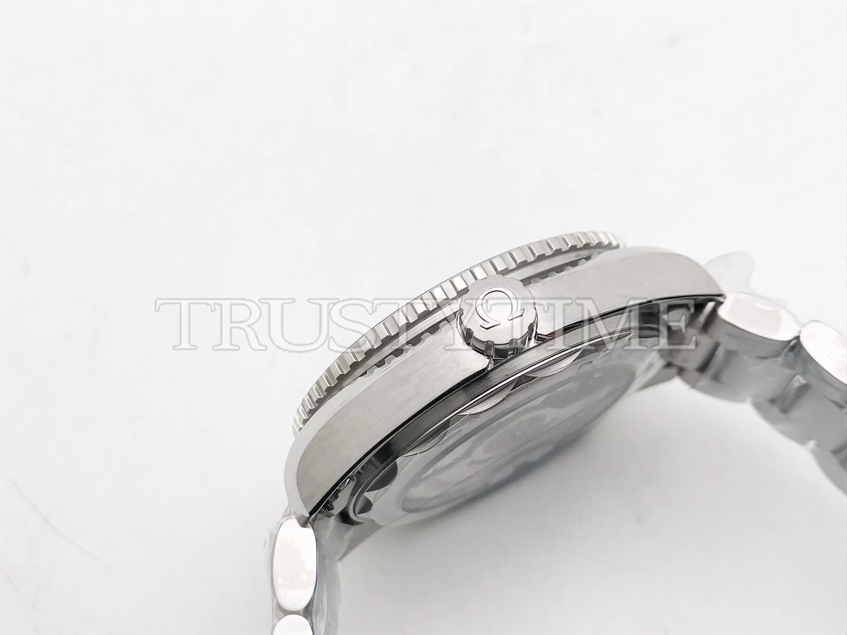 Копия часов Omega Seamaster Planet Ocean 600m Co‑Axial Master Chronometer 39,5 mm 215.30.40.20.01.001 Арт.OM-0811